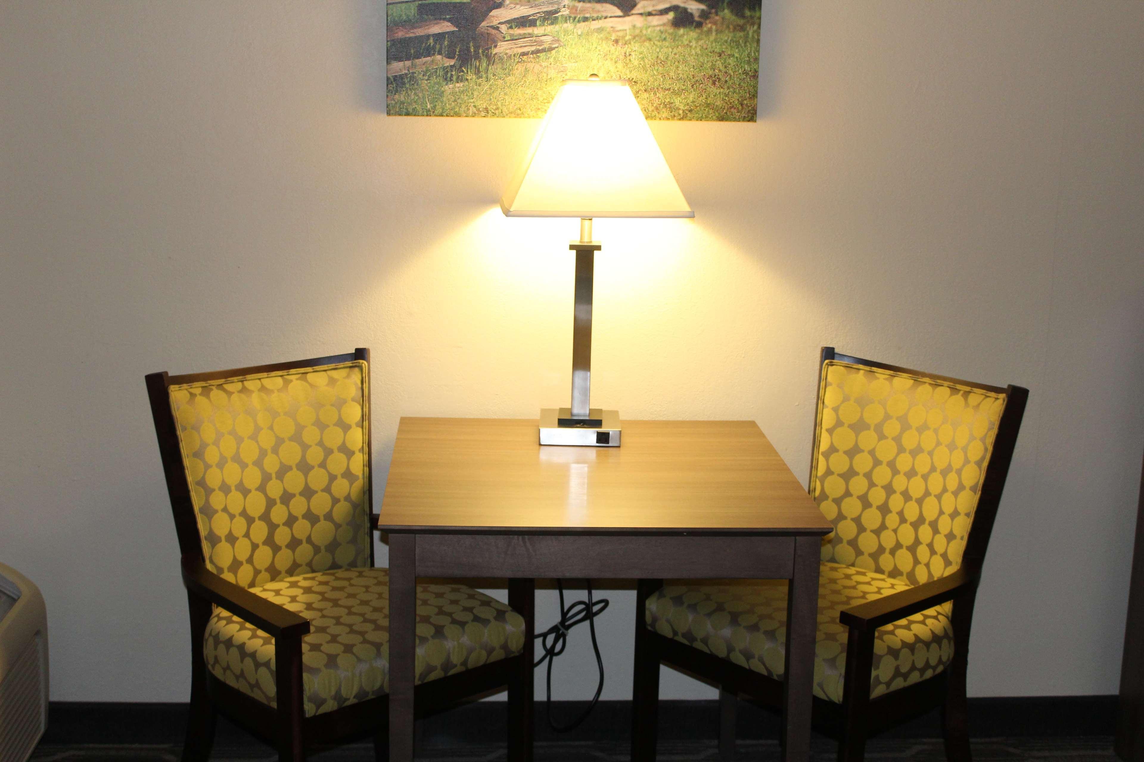 Best Western Plus Yadkin Valley Inn & Suites Jonesville Εξωτερικό φωτογραφία
