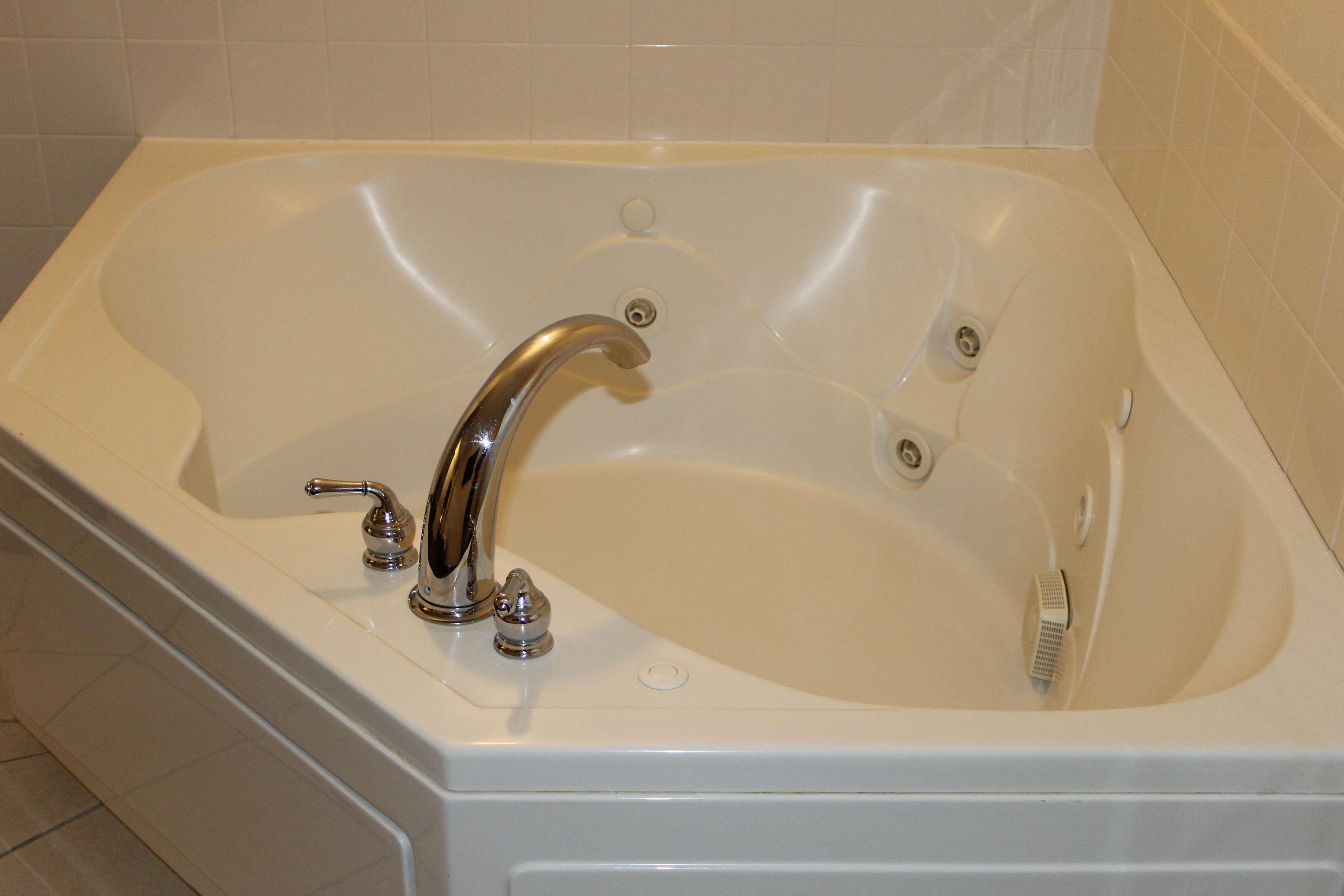 Best Western Plus Yadkin Valley Inn & Suites Jonesville Εξωτερικό φωτογραφία