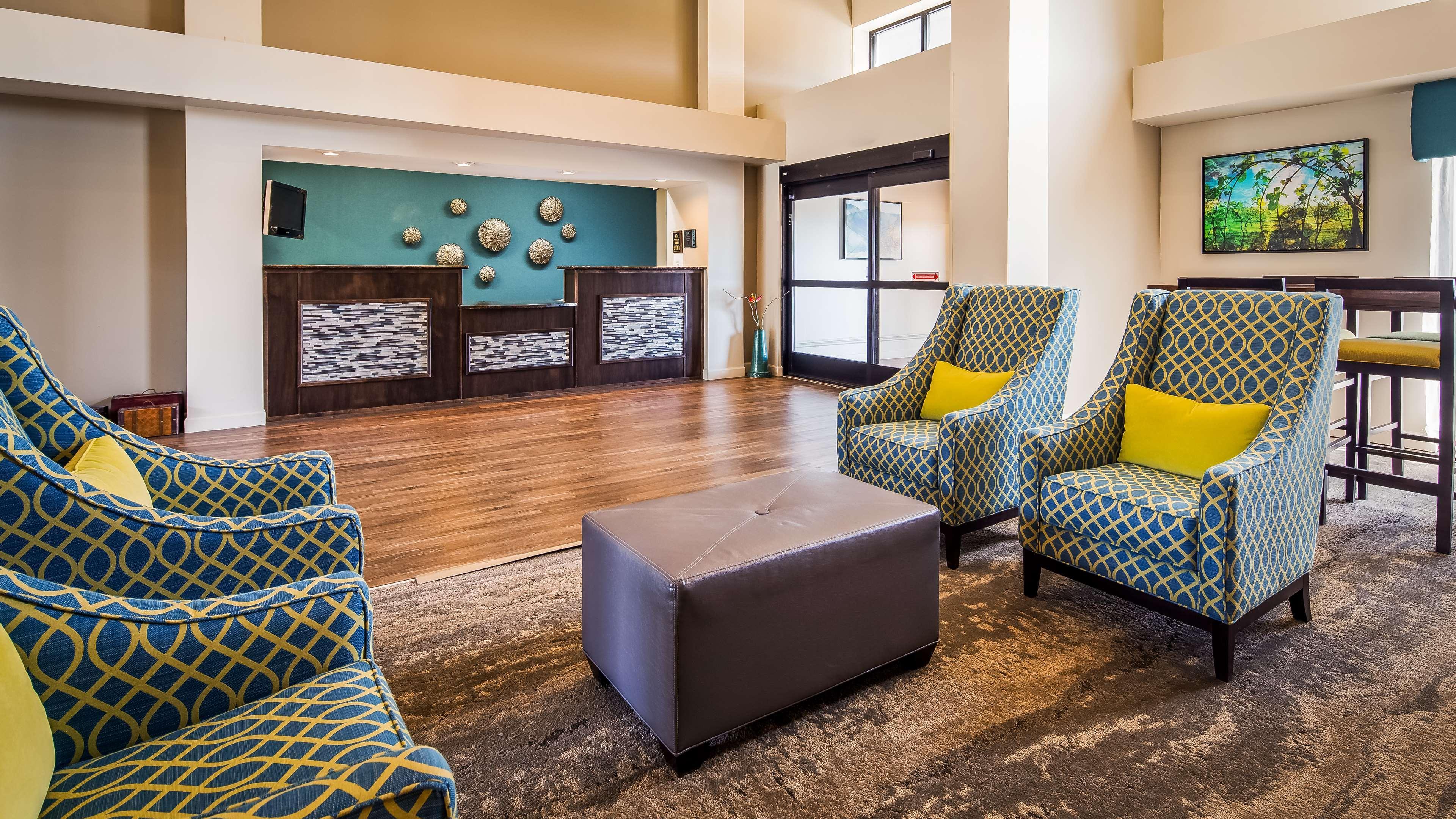 Best Western Plus Yadkin Valley Inn & Suites Jonesville Εξωτερικό φωτογραφία