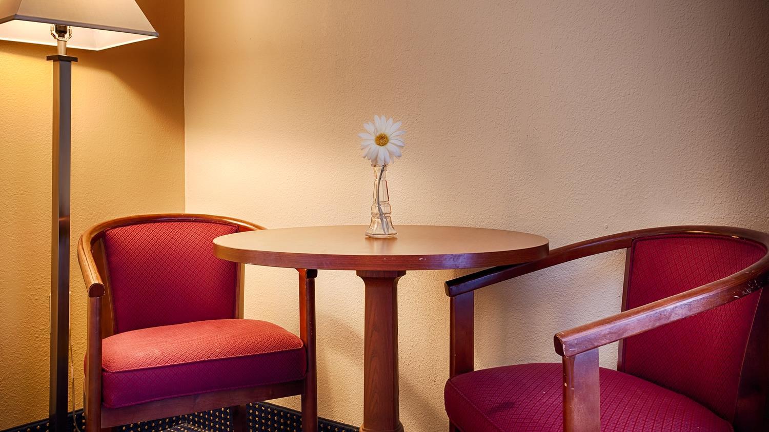 Best Western Plus Yadkin Valley Inn & Suites Jonesville Εξωτερικό φωτογραφία