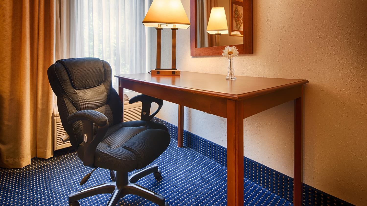 Best Western Plus Yadkin Valley Inn & Suites Jonesville Εξωτερικό φωτογραφία