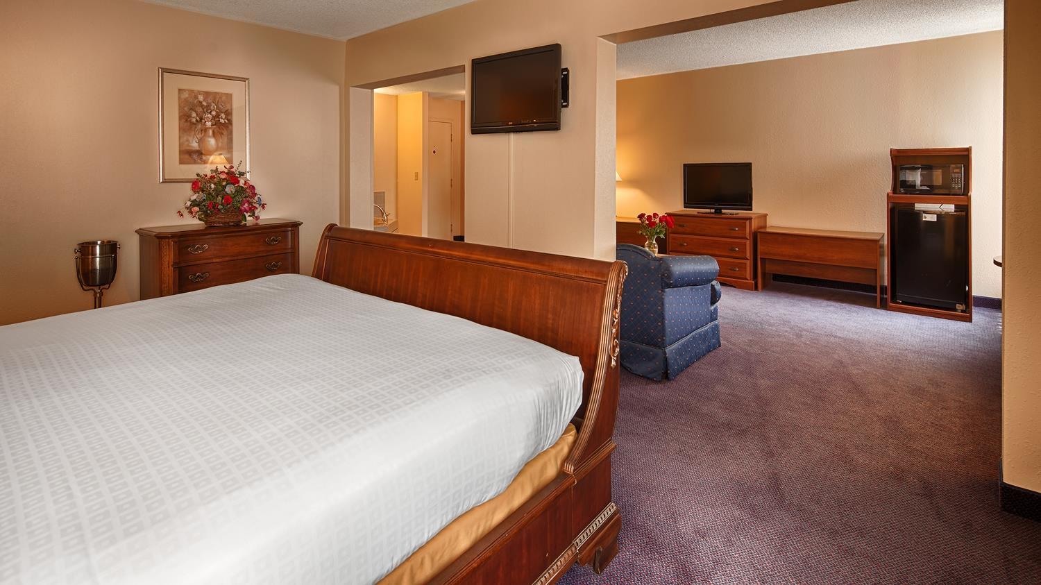 Best Western Plus Yadkin Valley Inn & Suites Jonesville Εξωτερικό φωτογραφία
