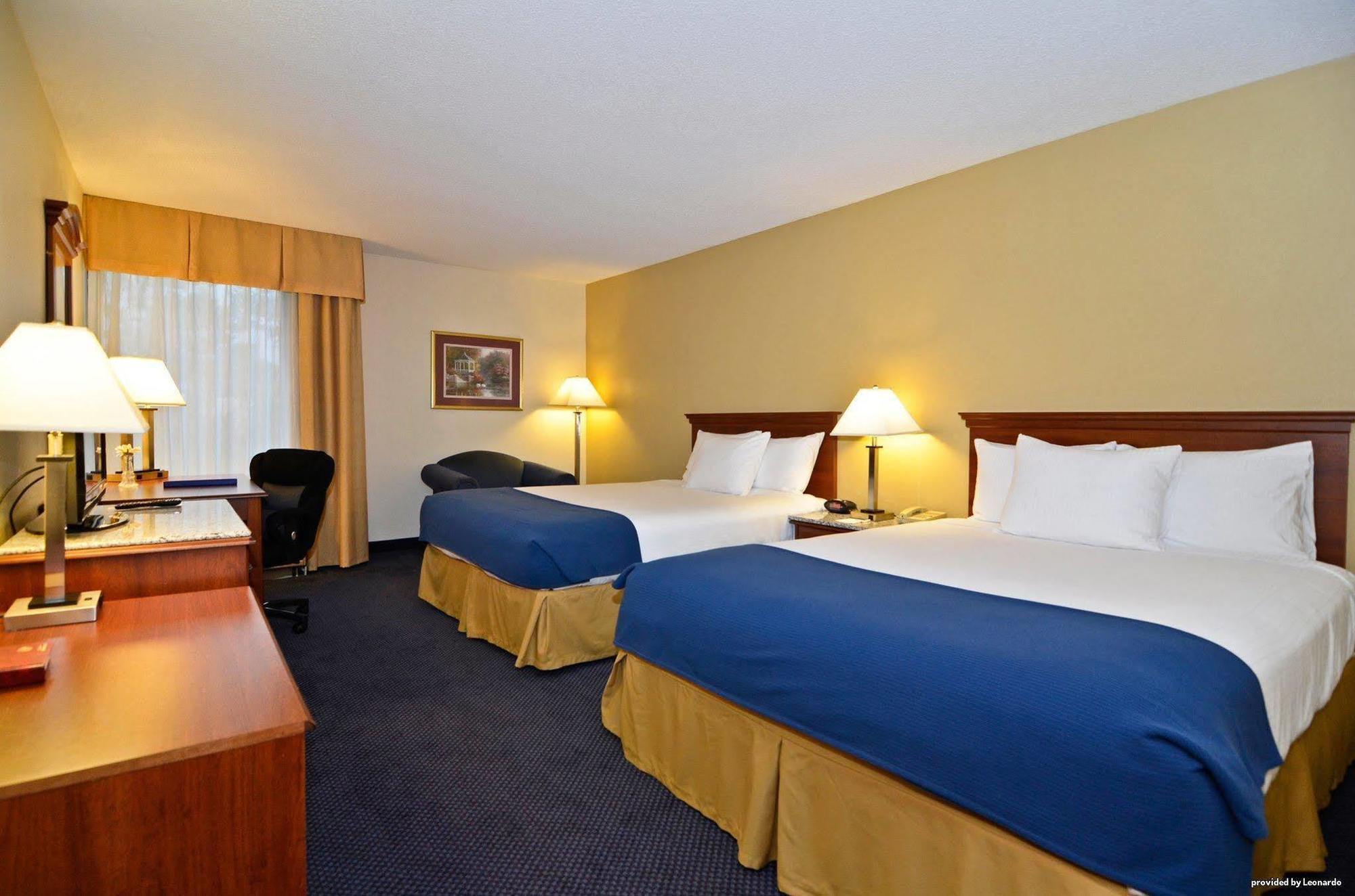 Best Western Plus Yadkin Valley Inn & Suites Jonesville Εξωτερικό φωτογραφία