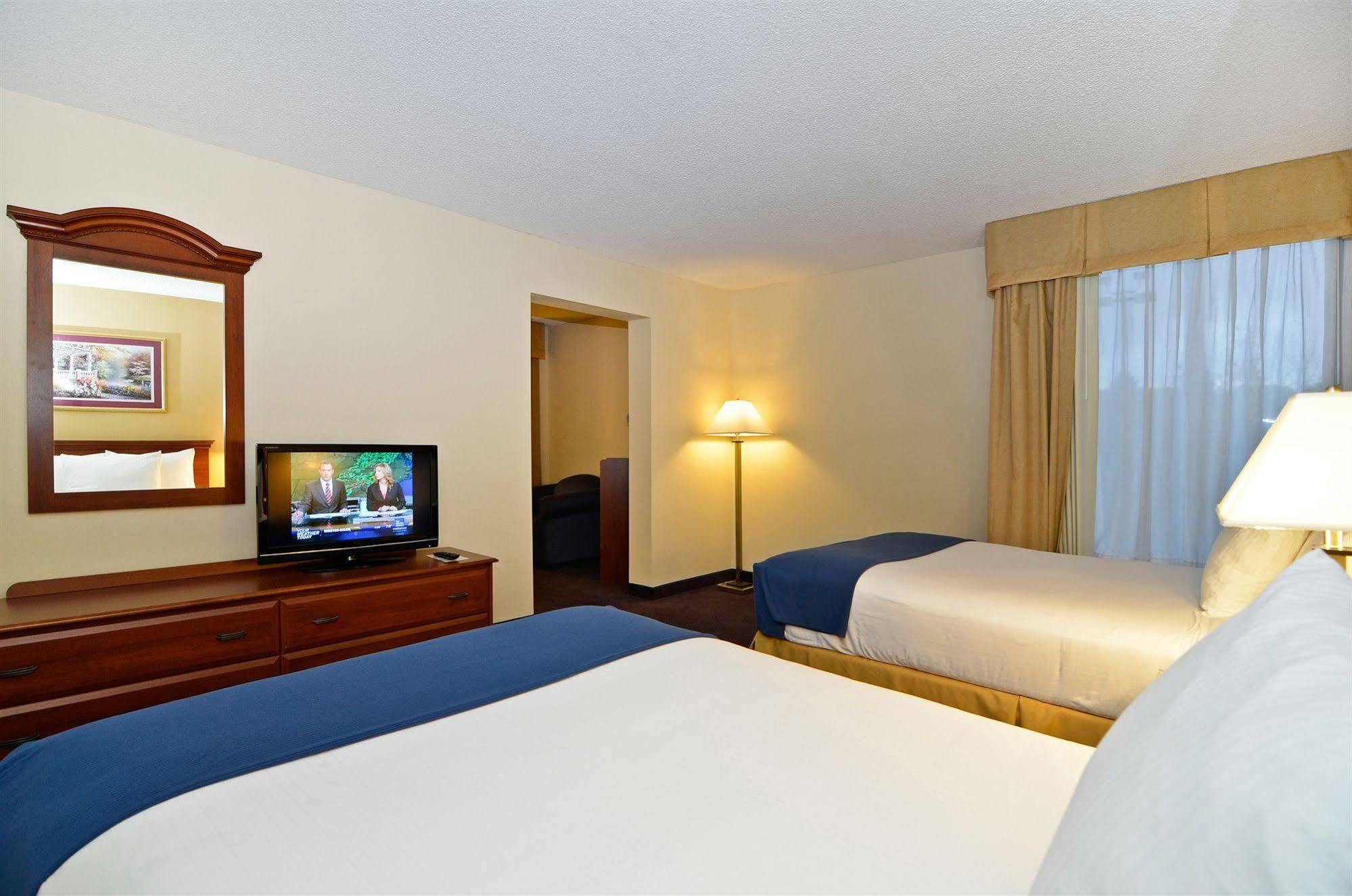 Best Western Plus Yadkin Valley Inn & Suites Jonesville Εξωτερικό φωτογραφία