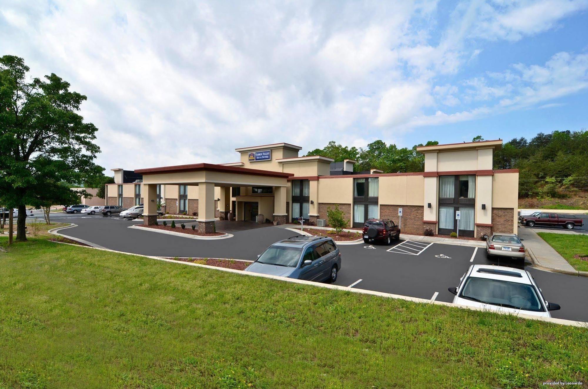 Best Western Plus Yadkin Valley Inn & Suites Jonesville Εξωτερικό φωτογραφία